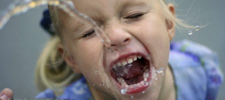 El EFECTO DEL FLÚOR EN LOS DIENTES